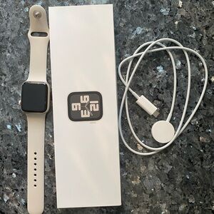 APPLE WATCH SE 2nd GEN (GPS) STARLIGHT